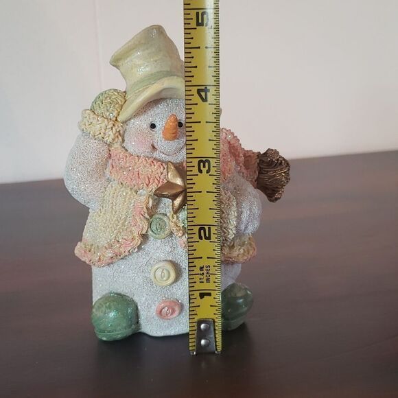 Adorable Vintage K's Collection Pastel Snowman Resin Figurine - Picture 7 of 9